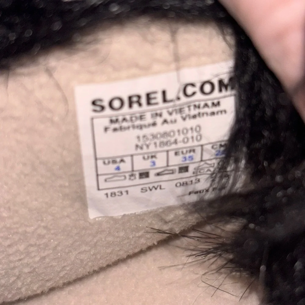 Sorel Joan of Arctic Waterproof Winter Boots w/flower details – Big Girls Sz 4